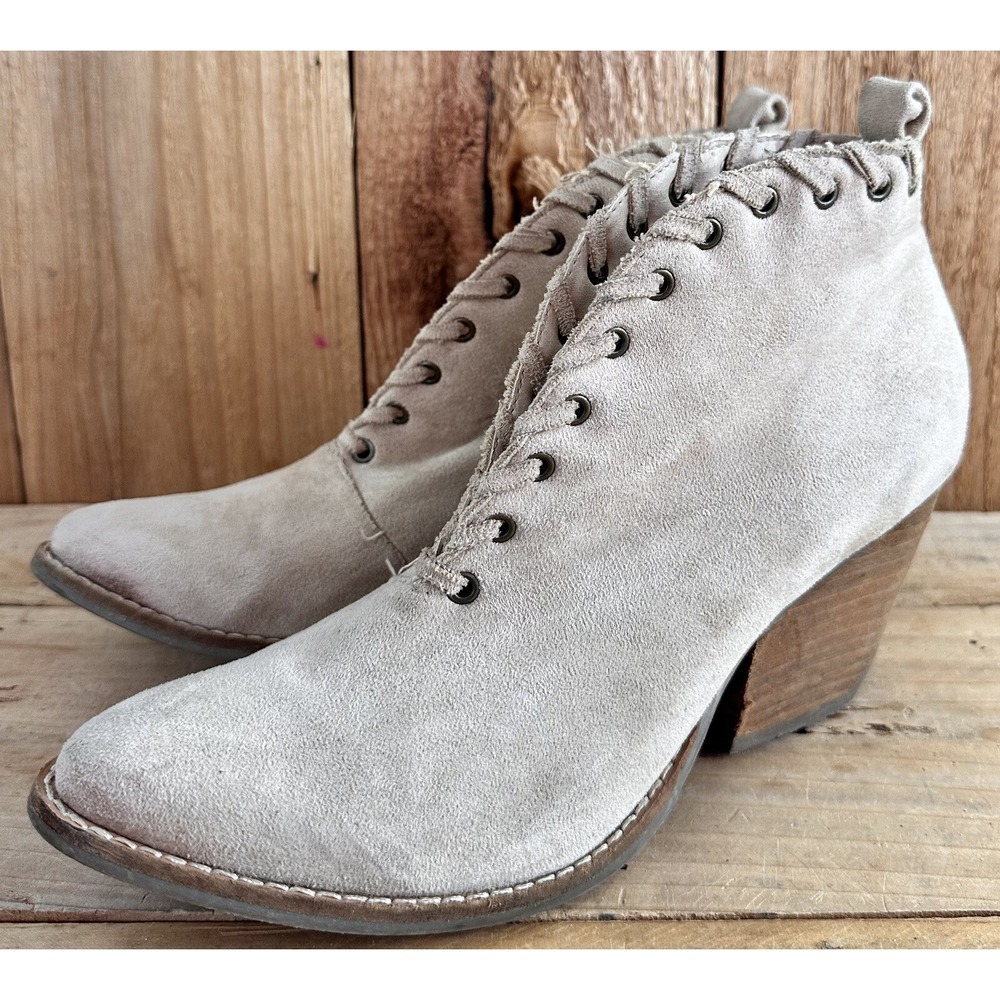 Coconuts Matisse Booties Shoes Beige Faux Suede Laced Eyelets Sz 7.5 BOHO